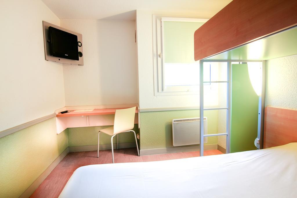 Ibis Budget Шатодён Экстерьер фото