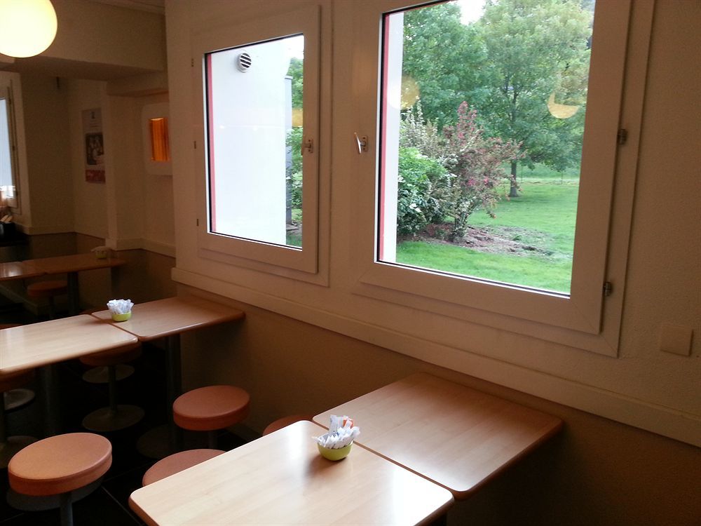 Ibis Budget Шатодён Экстерьер фото